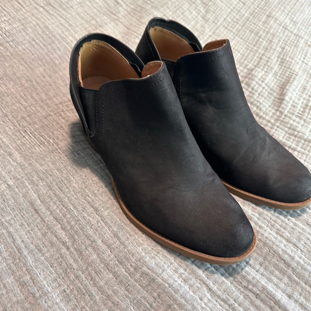 Qupid Black Ankle Booties